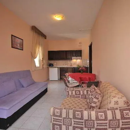 Efem Aparments * Ичмелер